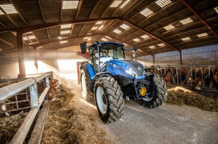 Traktory vybavené standardní přední nápravou využívají o 20 % vyšší kapacitu řízení pod zatížením pro rychlejší zatáčení, zatímco robustnější náprava HD zvyšuje přípustnou celkovou hmotnost stroje na 7 000 kg.